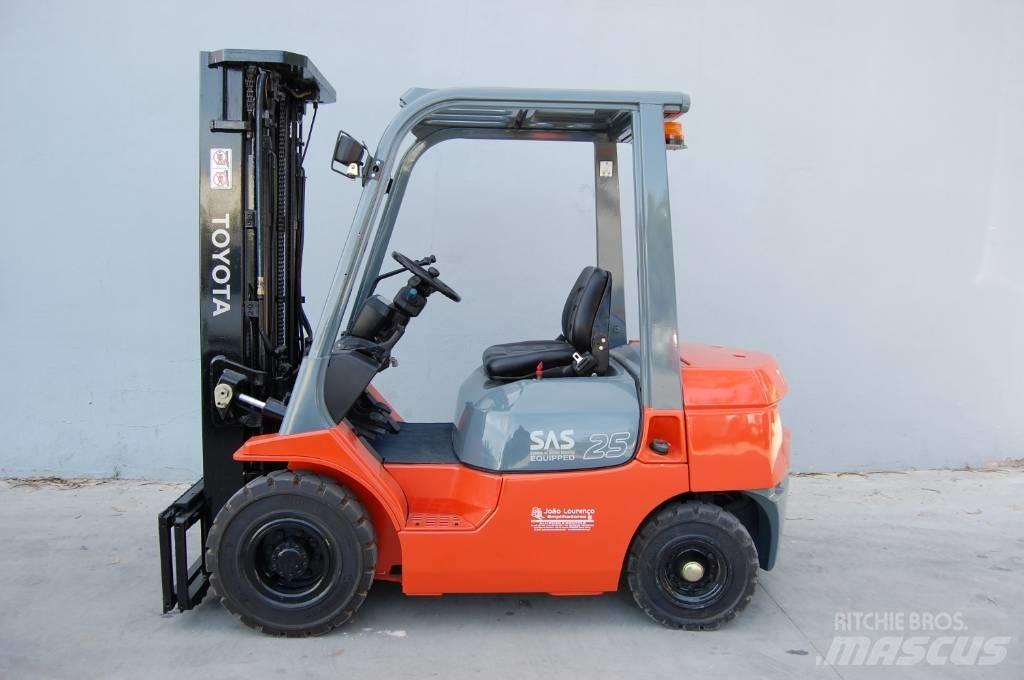 Toyota 7 FD 25 Дизельные погрузчики