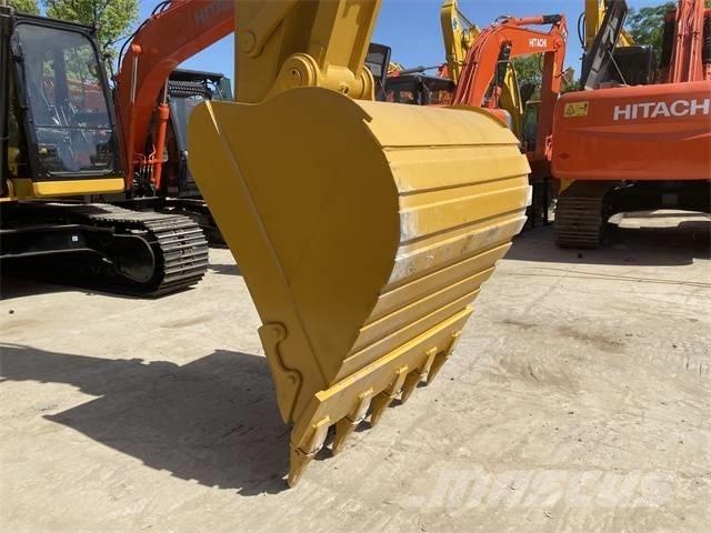 CAT 330 GC Гусеничные экскаваторы