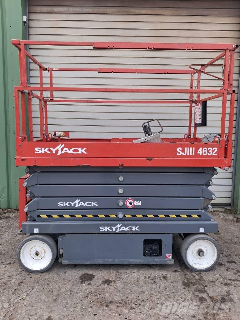 SkyJack SJ III 4632 Ножничные подъемники