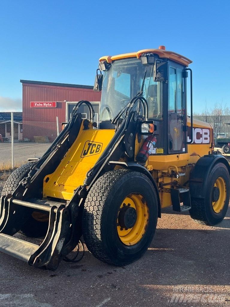 JCB 411 HT Фронтальные погрузчики