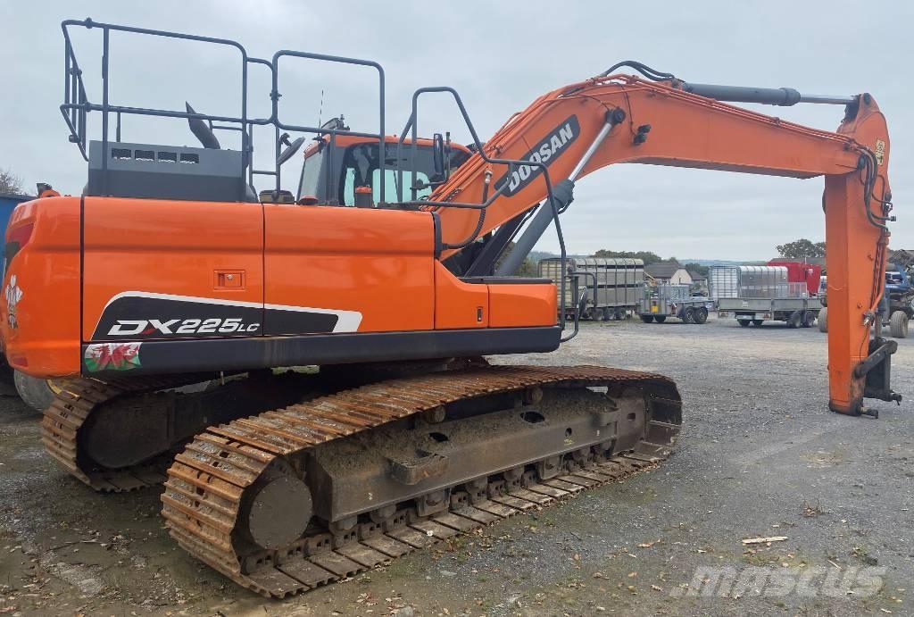 Doosan DX 225 LC Гусеничные экскаваторы