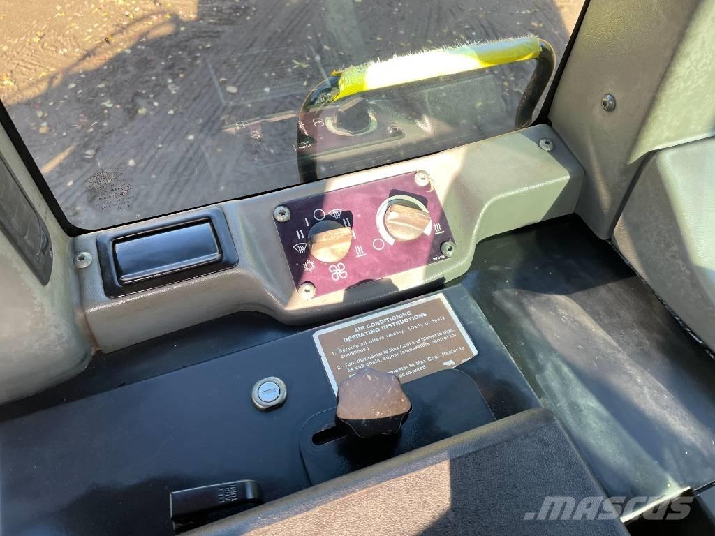 CAT 953 C Гусеничные фронтальные погрузчики