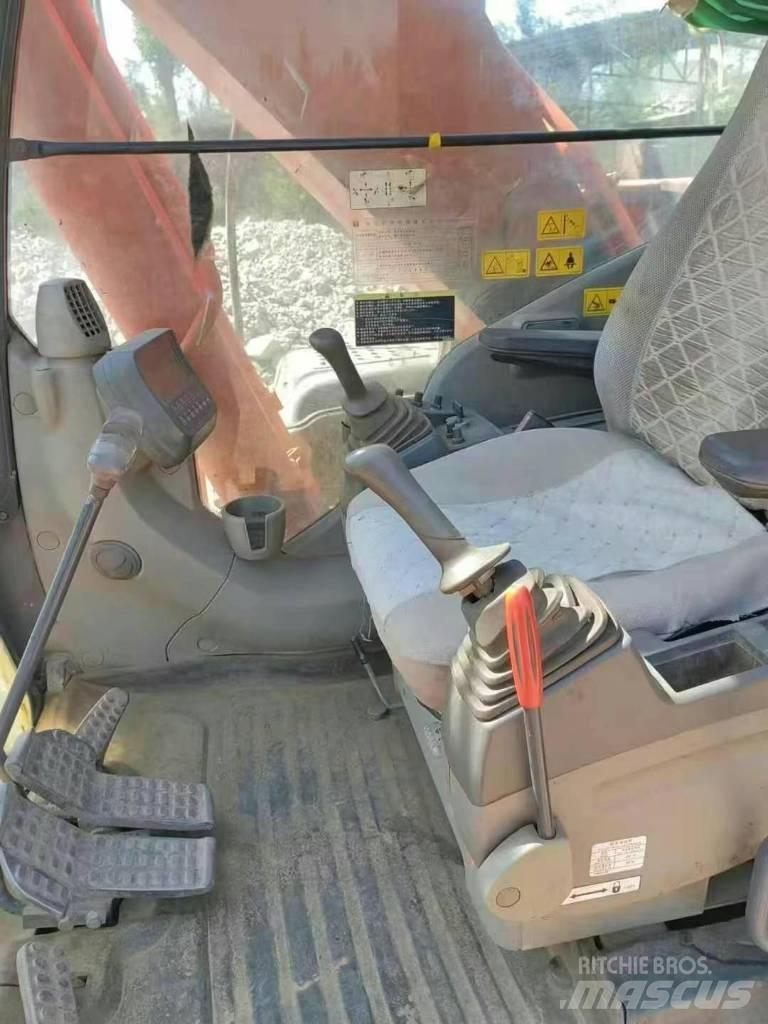 Hitachi ZAXIS270 Гусеничные экскаваторы