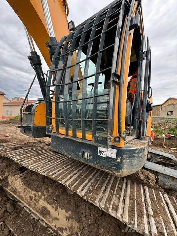Hyundai HX235 LCR Специальные экскаваторы