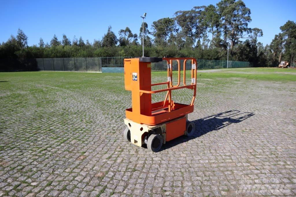 JLG 1230ES Вертикальные мачтовые подъемники