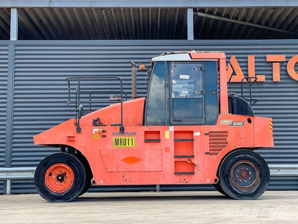 Ammann AP 240 Пневматические катки