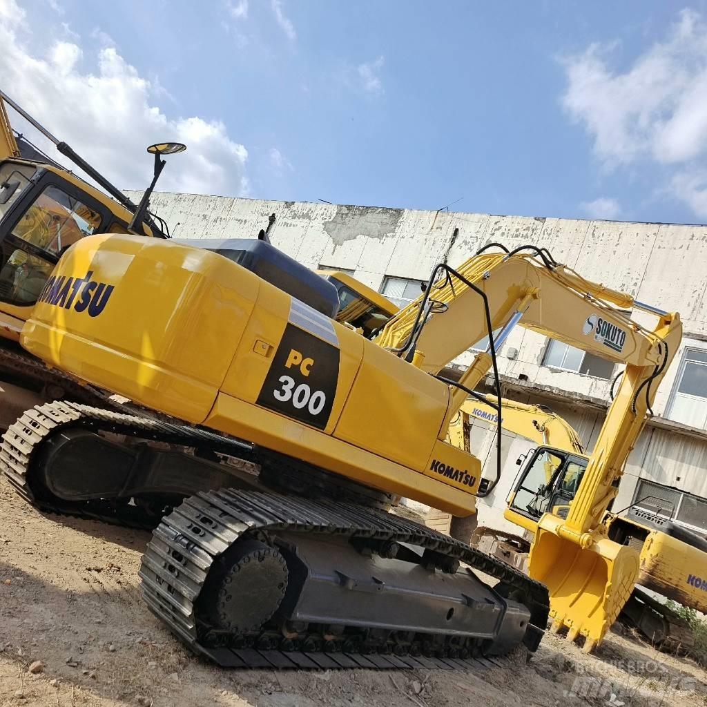 Komatsu PC300 Гусеничные экскаваторы