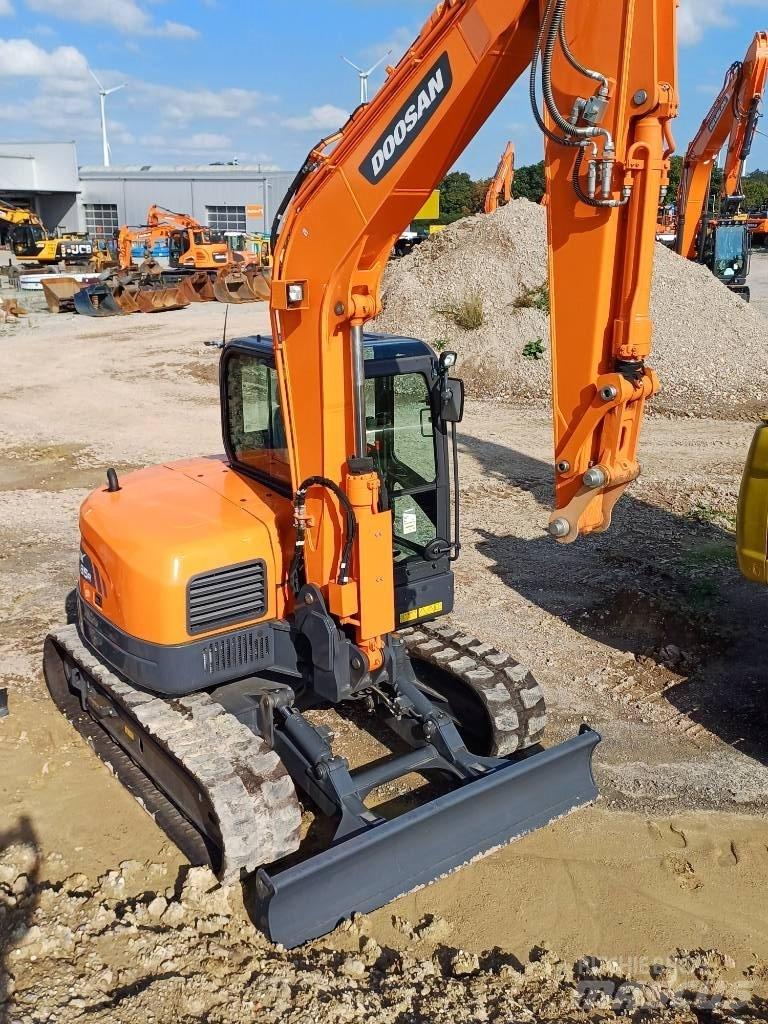 Doosan DX 85 R-3 Малые экскаваторы 7т-12т