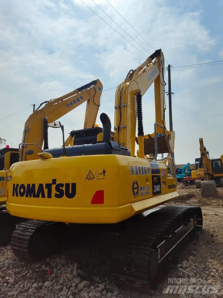 Komatsu PC 240 Гусеничные экскаваторы