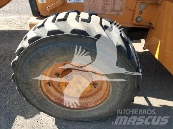 CASE 580M III Экскаваторы-погрузчики