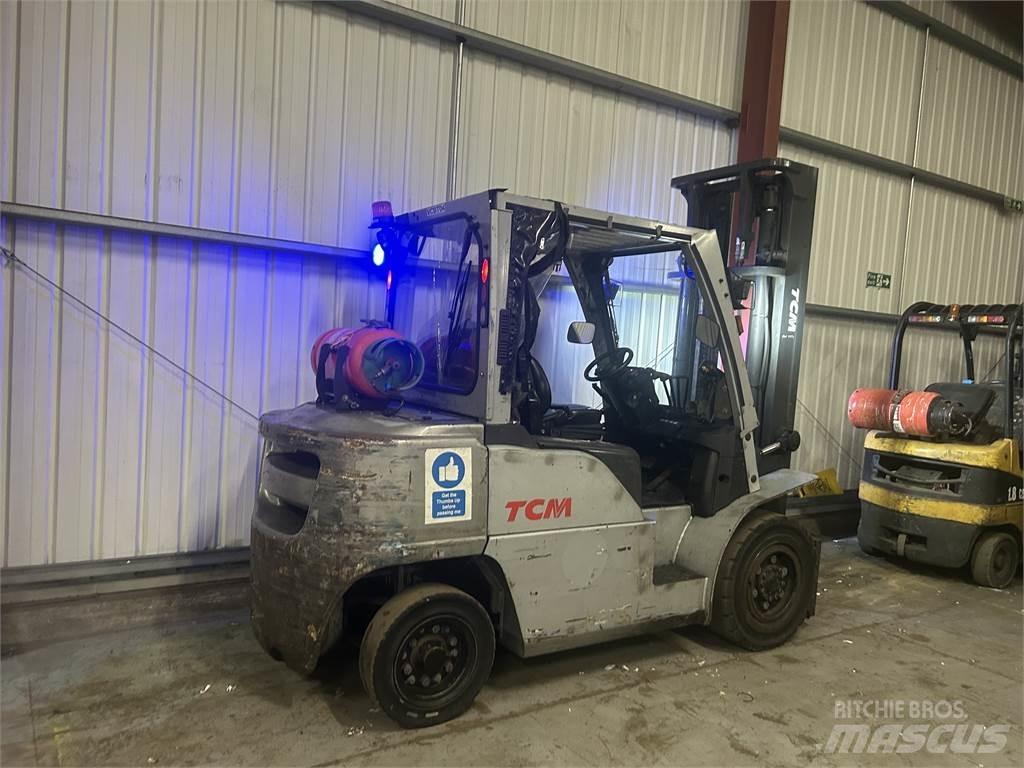 TCM J1F4A40LQ Газовые погрузчики
