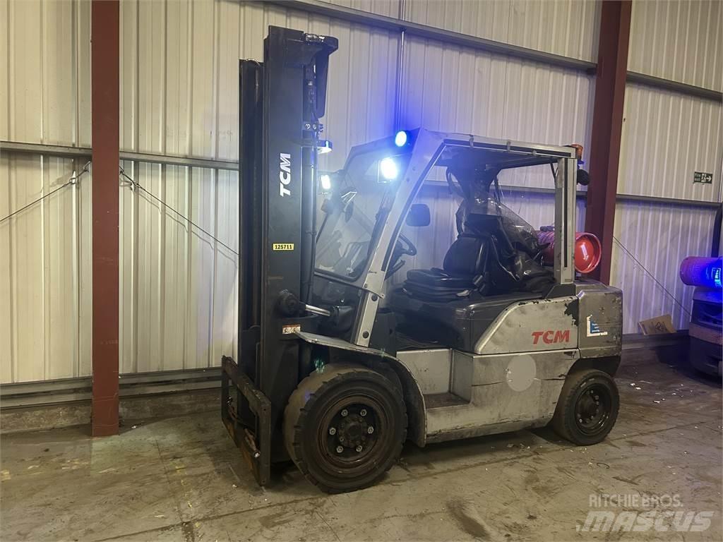 TCM J1F4A40LQ Газовые погрузчики