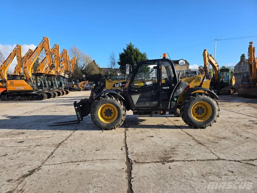 CAT TH337C Телескопические погрузчики