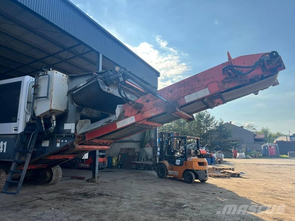 Sandvik QJ 241 Мобильные дробилки