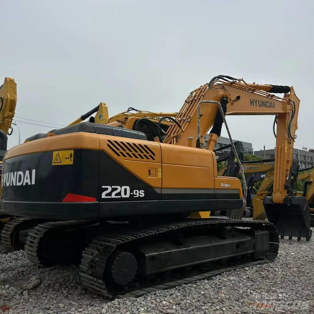 Hyundai 220-9s Гусеничные экскаваторы