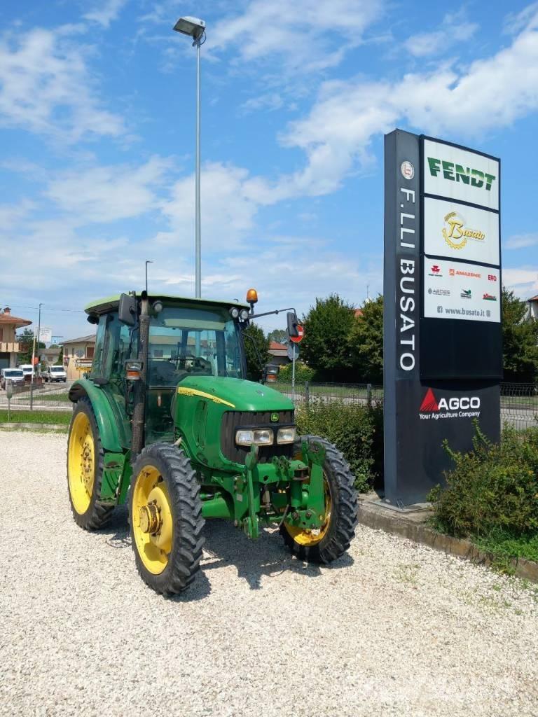 John Deere 5820 Трактора