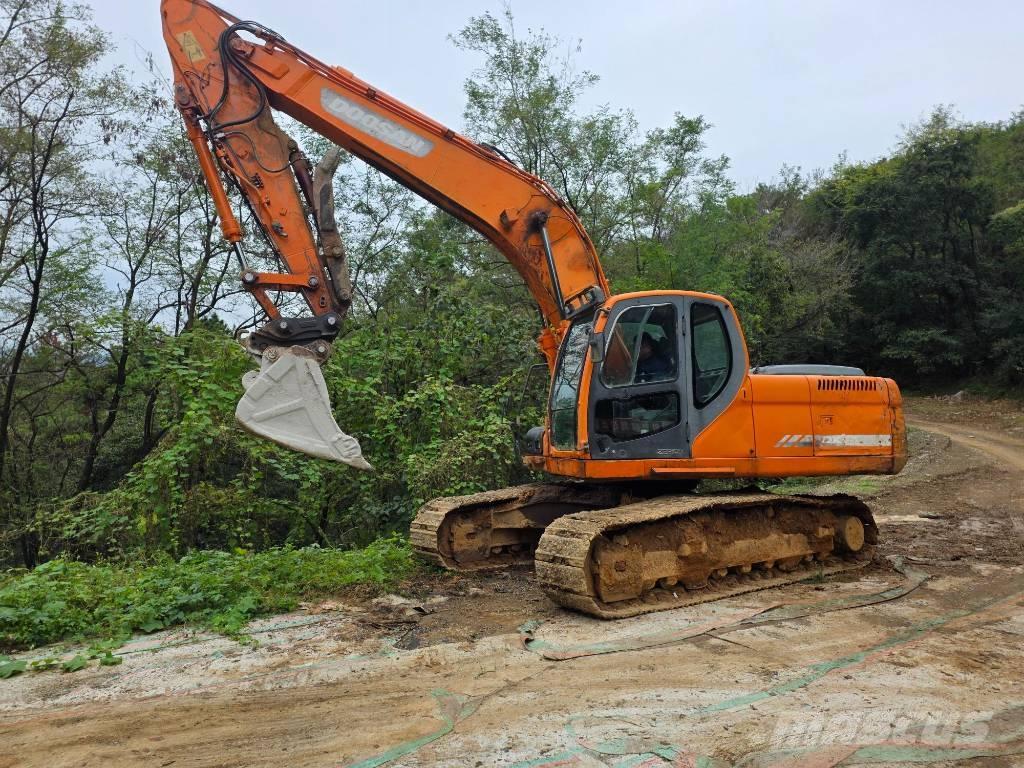 Doosan DX 220 LCA Гусеничные экскаваторы