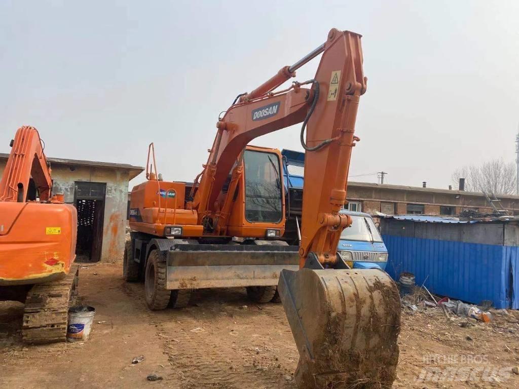 Doosan DH 150W Колёсные экскаваторы