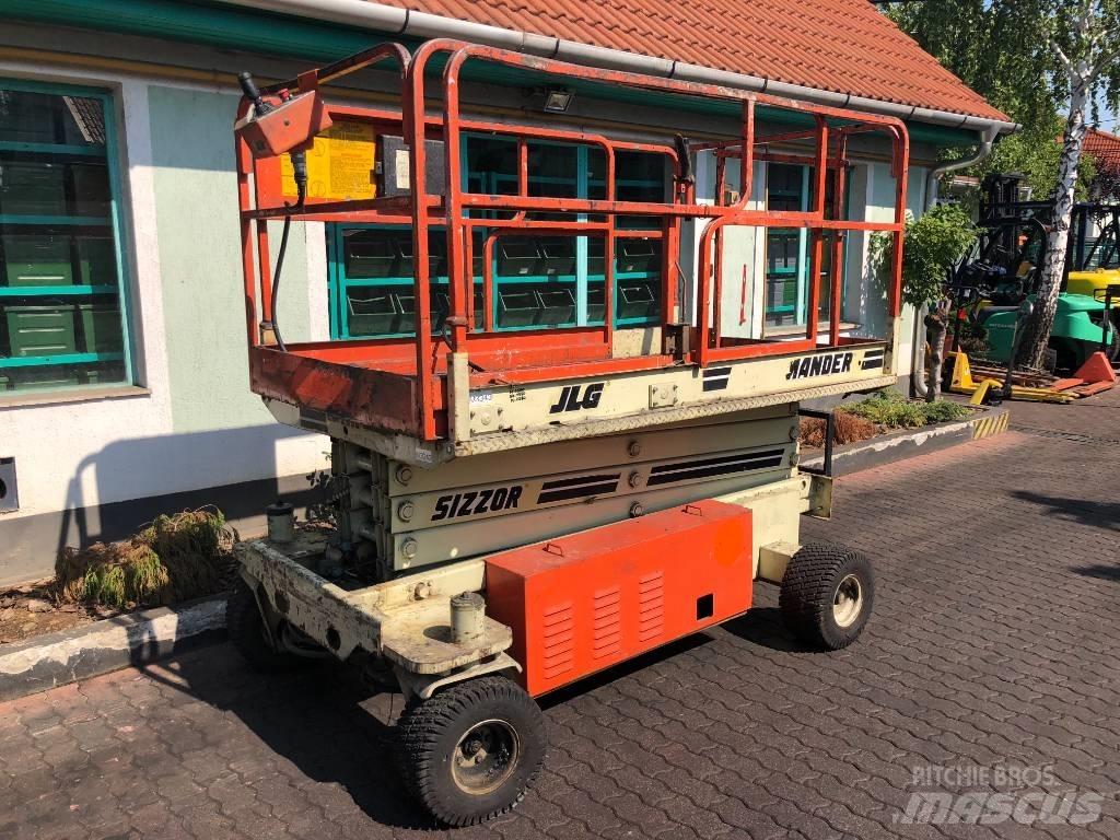 JLG CM2558    V-3343 Вертикальные мачтовые подъемники