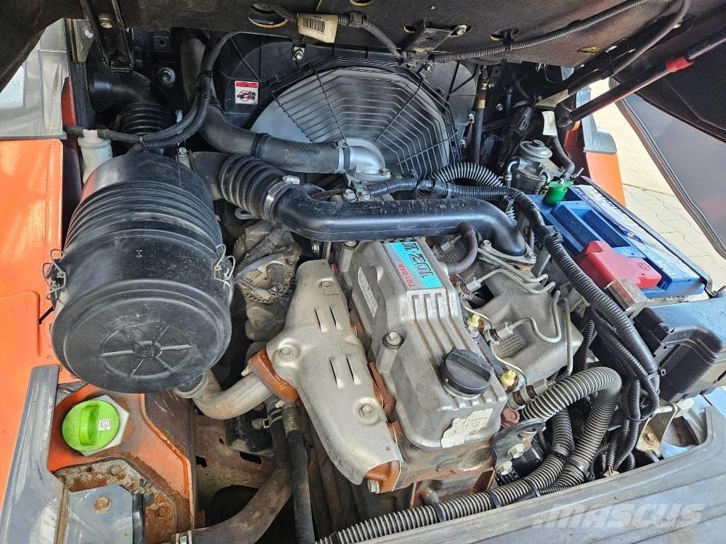 Toyota 8FDF25 Дизельные погрузчики