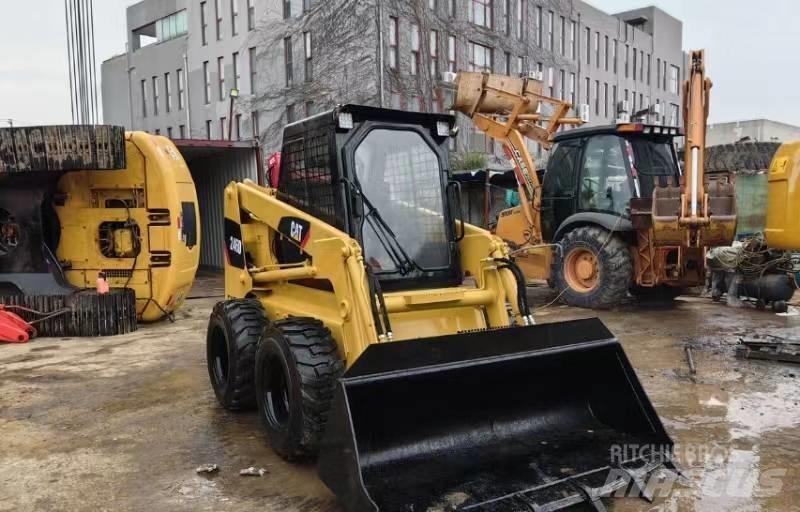 CAT 246 D Мини-погрузчики