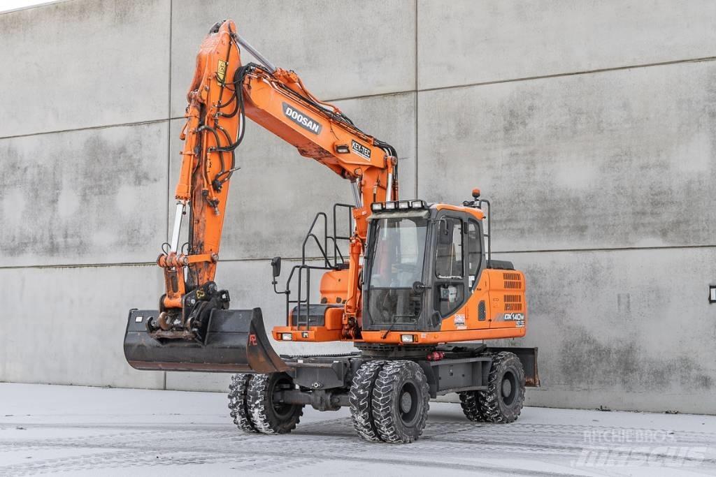 Doosan DX 140 W-3 Колёсные экскаваторы