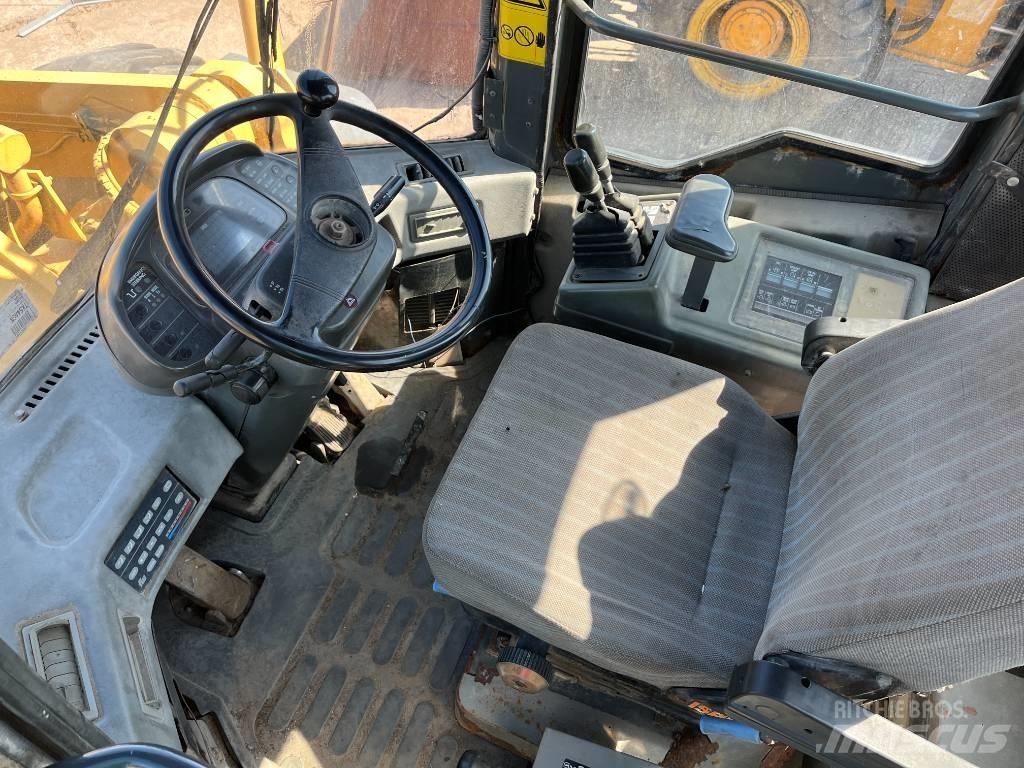 Komatsu WA 480 Фронтальные погрузчики
