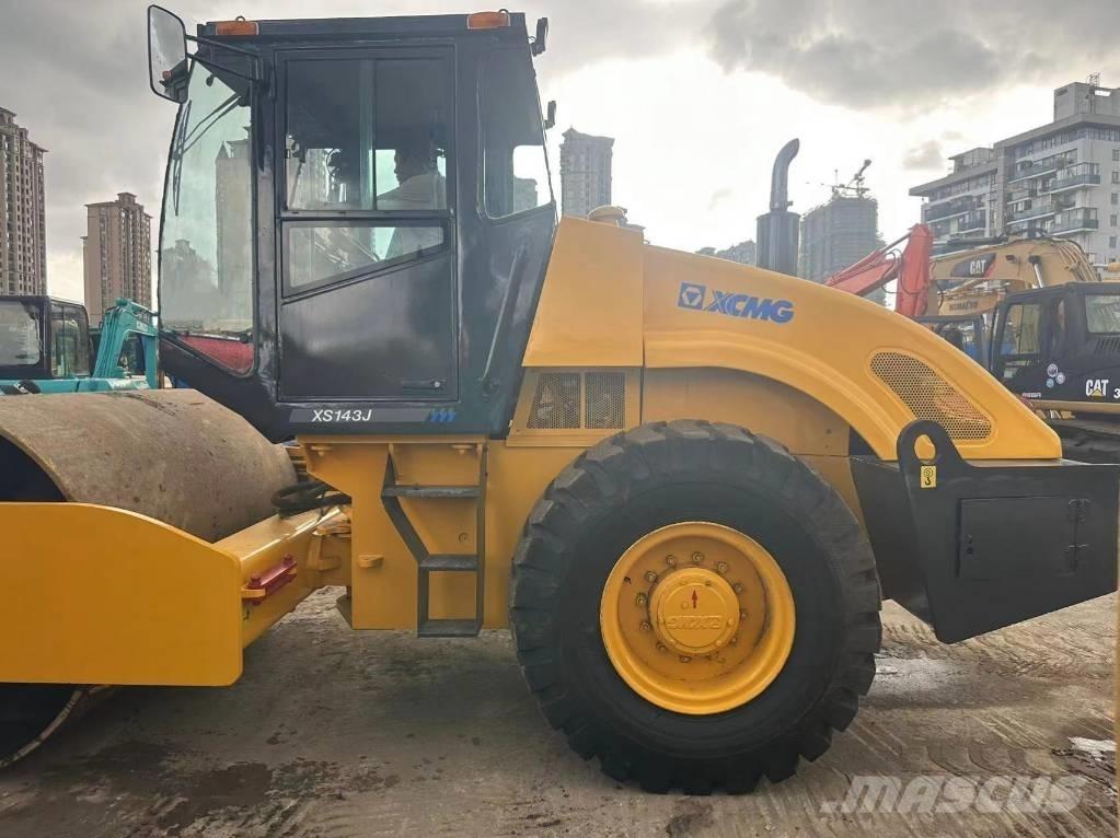 XCMG XS 142 J Уплотнители грунта