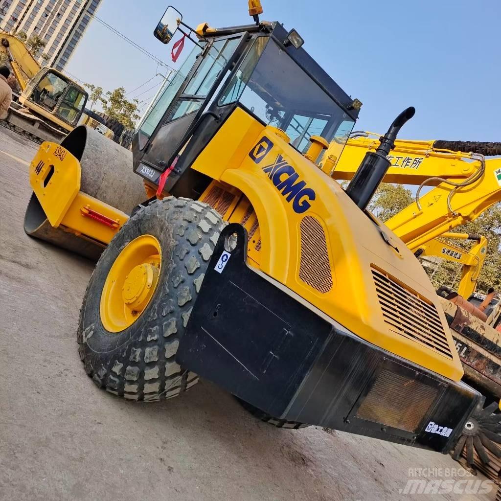 XCMG XS 142 J Грунтовые катки