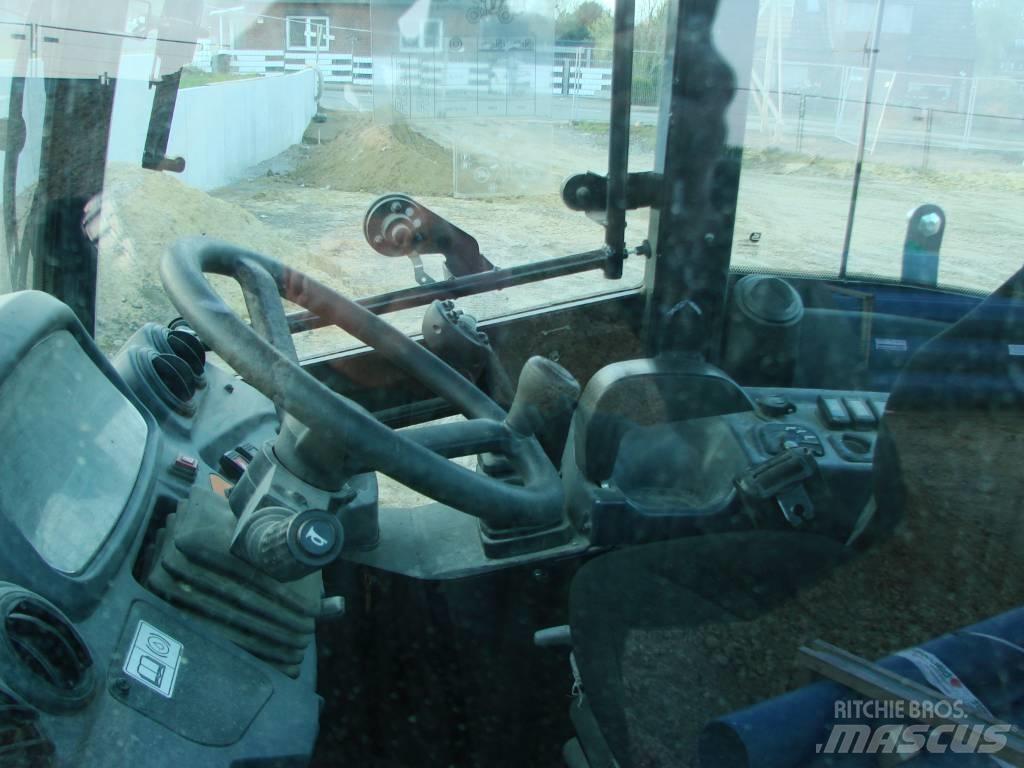 Kubota R 082 Фронтальные погрузчики