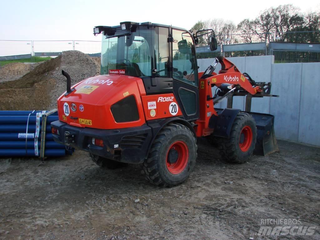 Kubota R 082 Фронтальные погрузчики