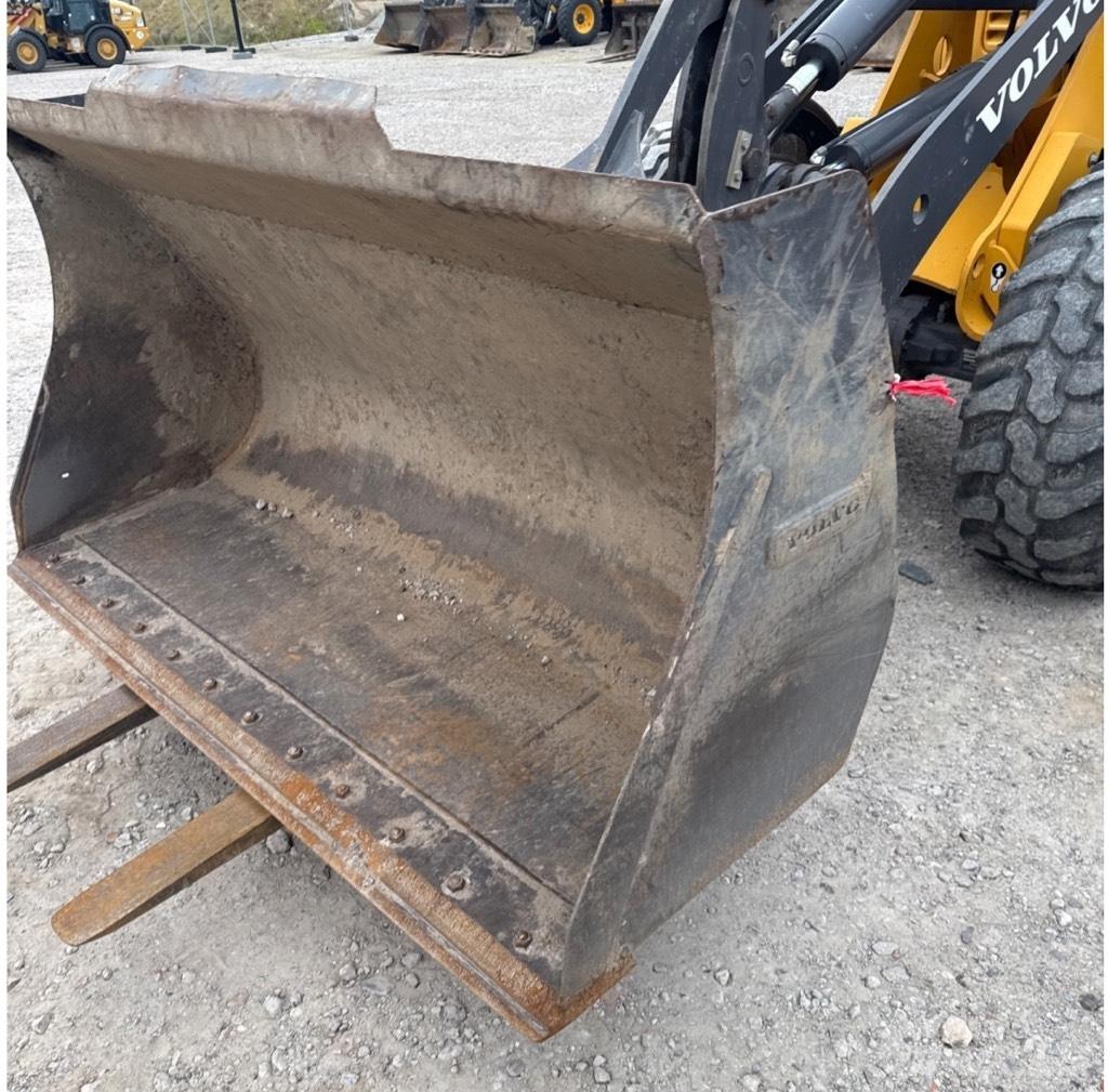 Volvo L25F Фронтальные погрузчики