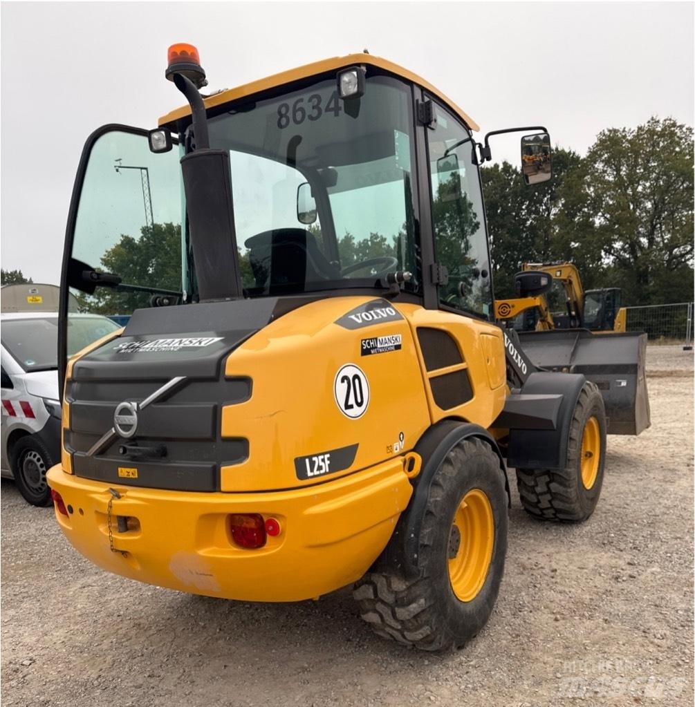 Volvo L25F Фронтальные погрузчики