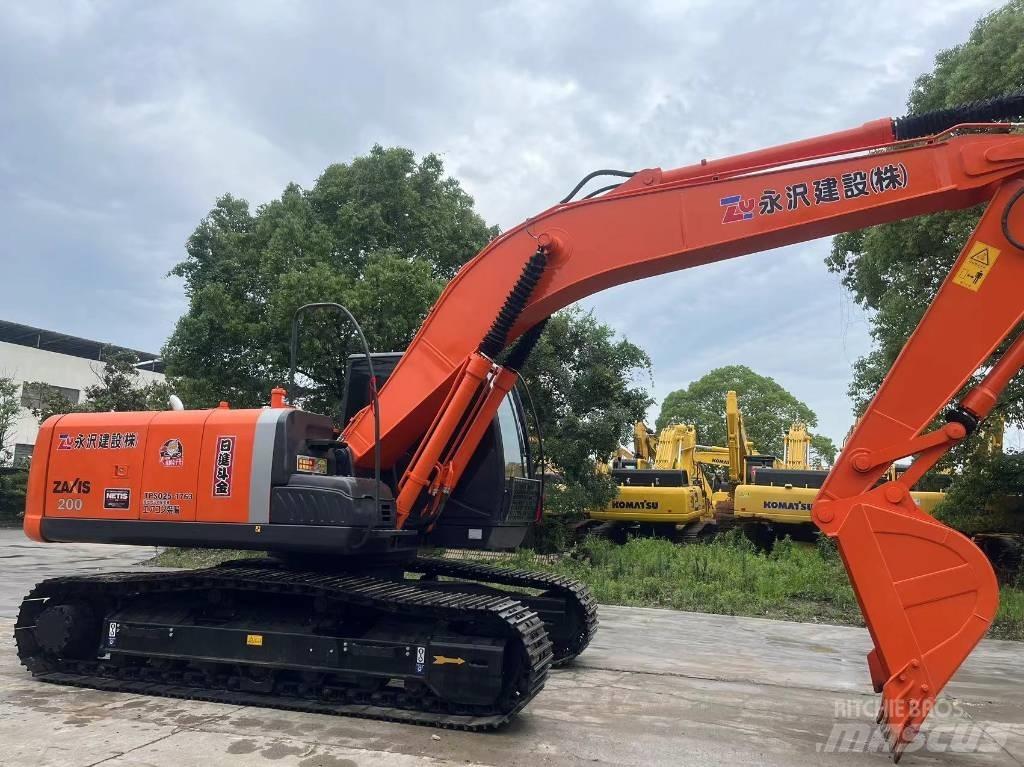 Hitachi ZX 200 Гусеничные экскаваторы