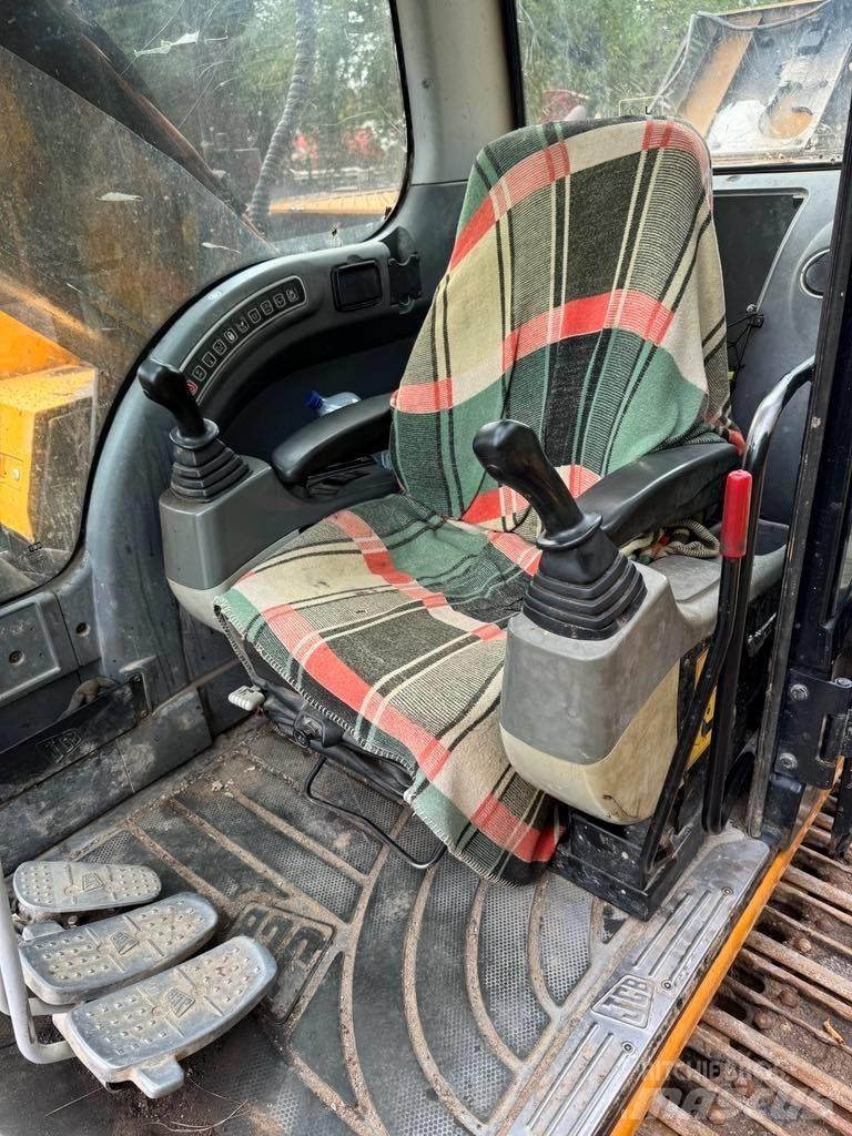 JCB JS 220 LC Гусеничные экскаваторы