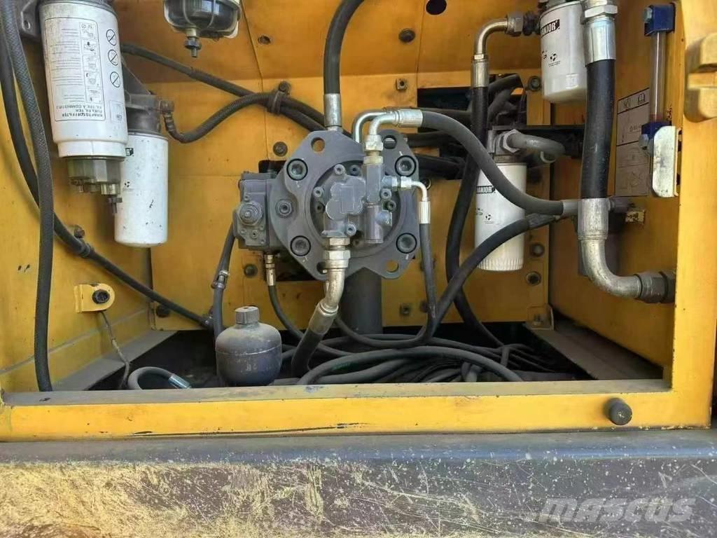 Volvo EC 210 Гусеничные экскаваторы