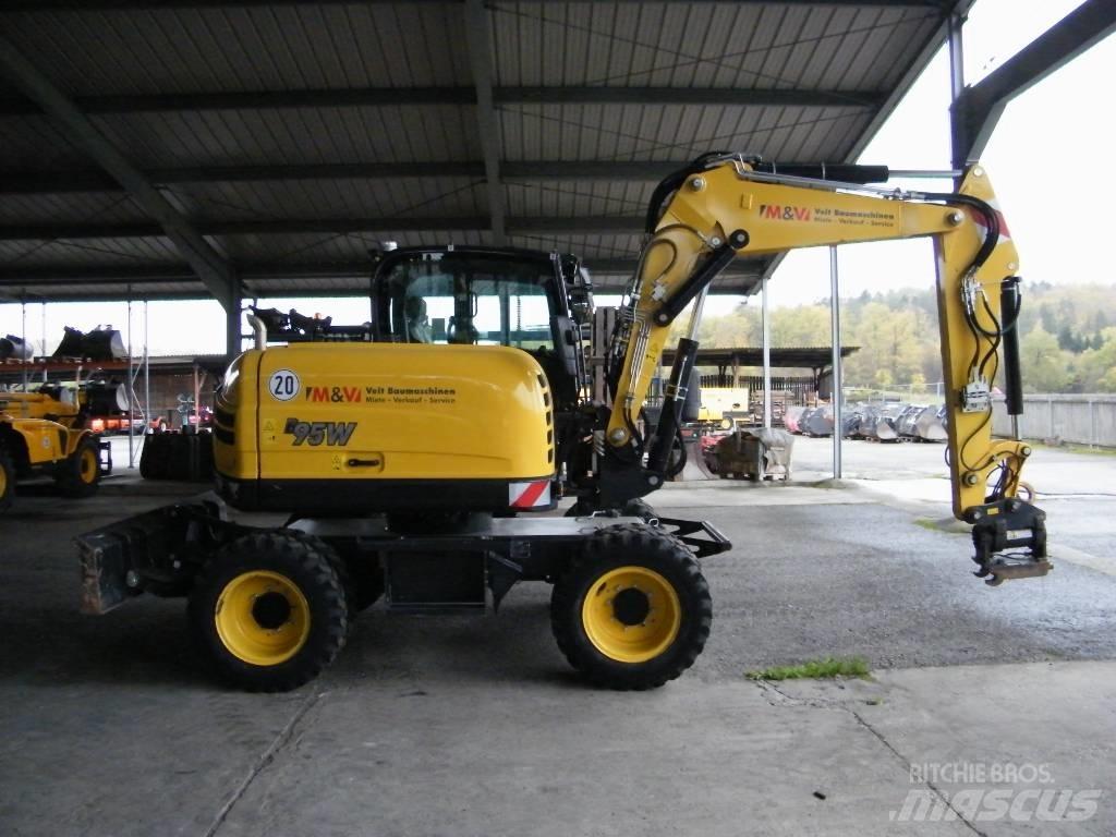 Yanmar B95W Колёсные экскаваторы