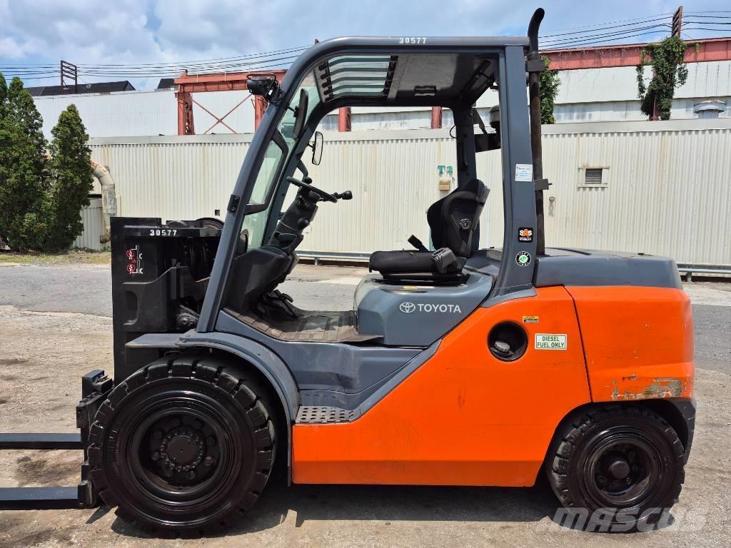 Toyota 8FD45U Другие складские механизмы