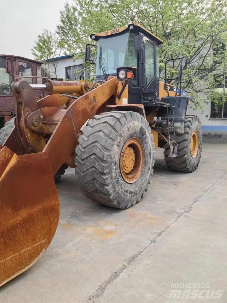 SEM 656D Фронтальные погрузчики