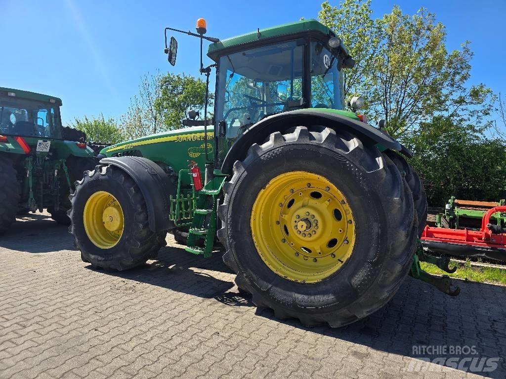 John Deere 8320 Трактора