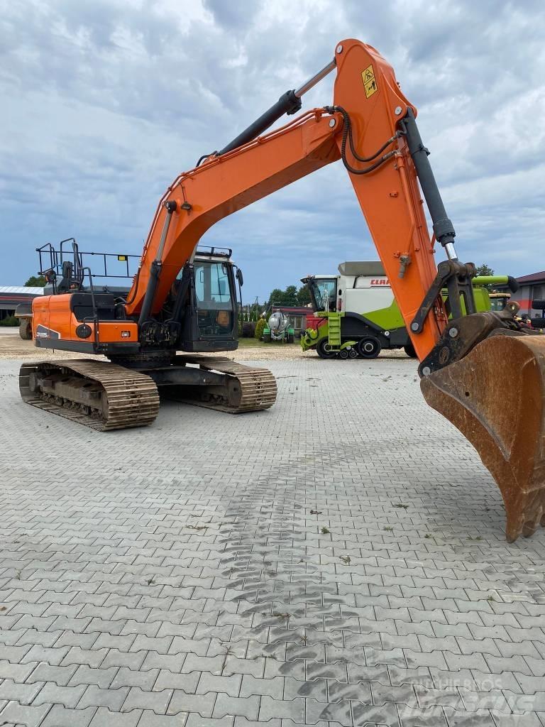 Doosan DX 225 LC Гусеничные экскаваторы