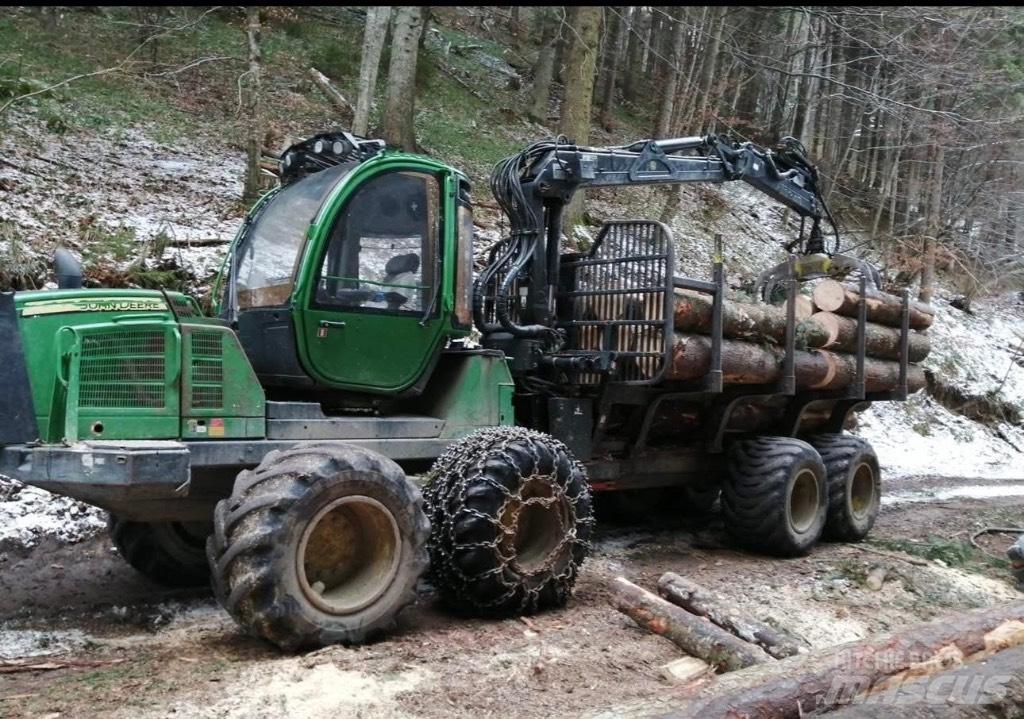 John Deere 1110 E Форвардеры