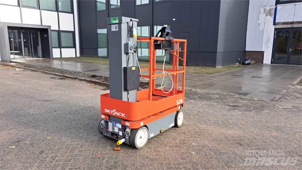 SkyJack SJ16 Разные подъемники и вышки
