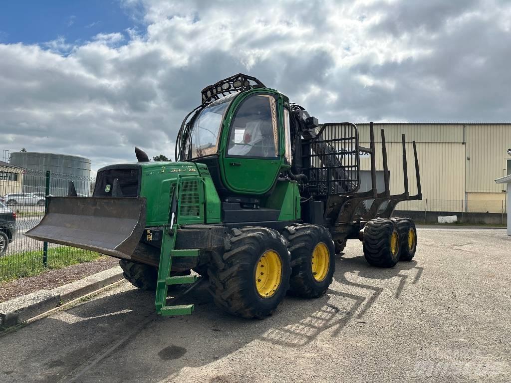 John Deere 1010E Форвардеры