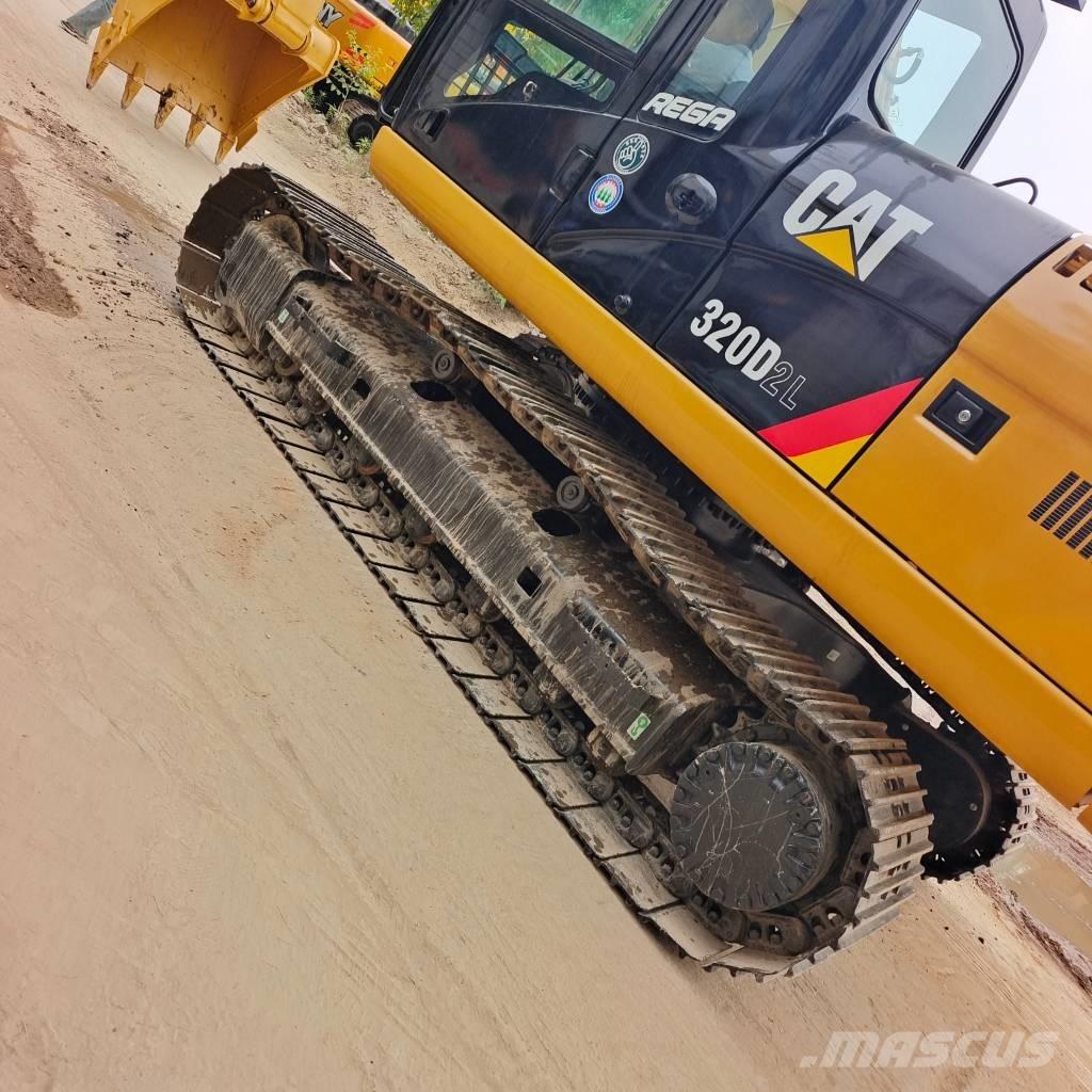 CAT 320 D2L Гусеничные экскаваторы