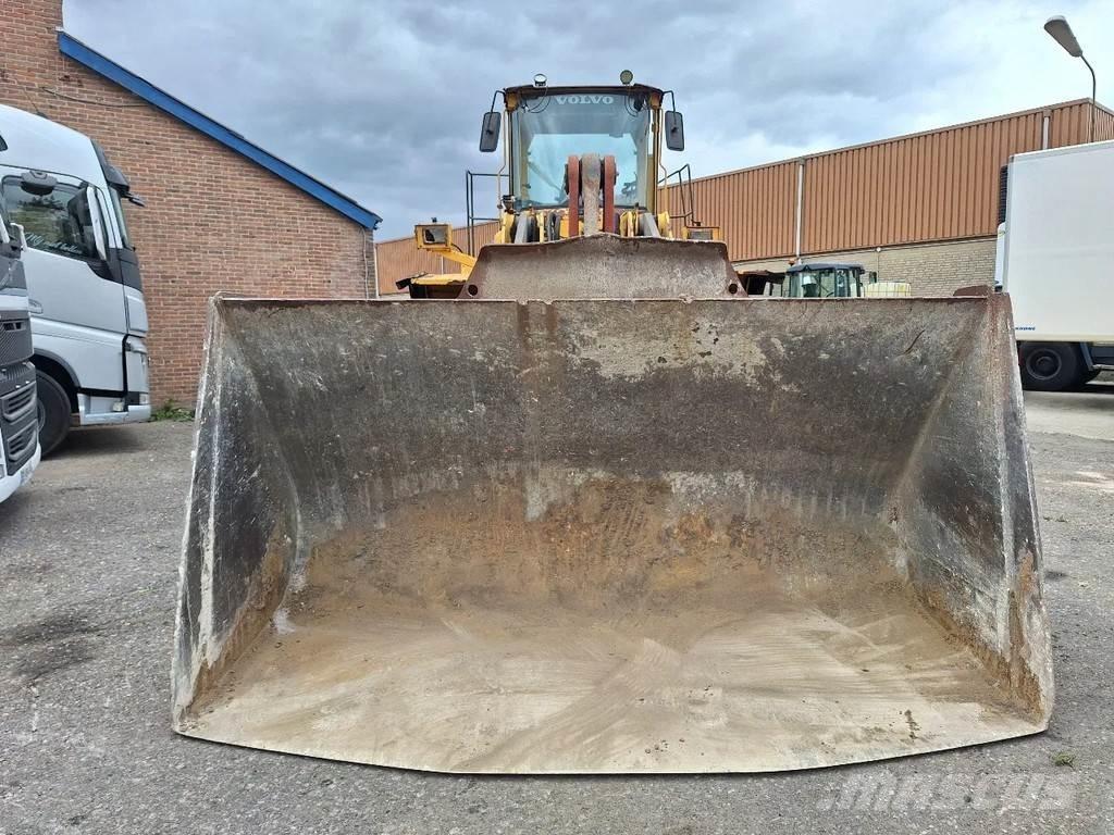 Volvo L220D Фронтальные погрузчики