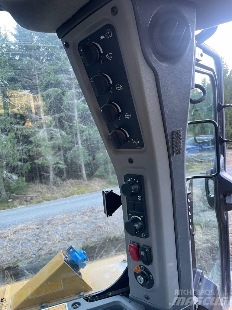 CAT D 6 XE LGP Гусеничные бульдозеры