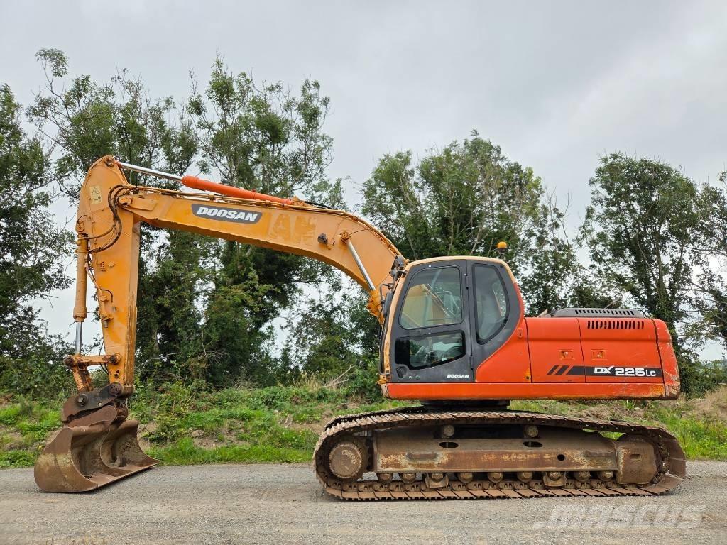 Doosan DX 225 LC Гусеничные экскаваторы