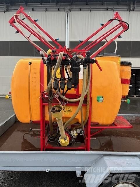 Junkkari 700/12 Навесные опрыскиватели