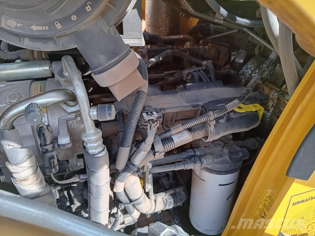 Komatsu WB 97 S-8 Экскаваторы-погрузчики